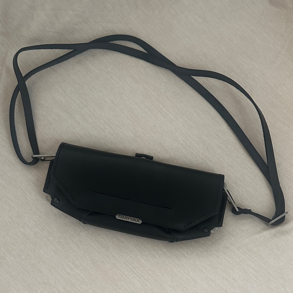 Trayvax Roam Clutch - Black Leather | New